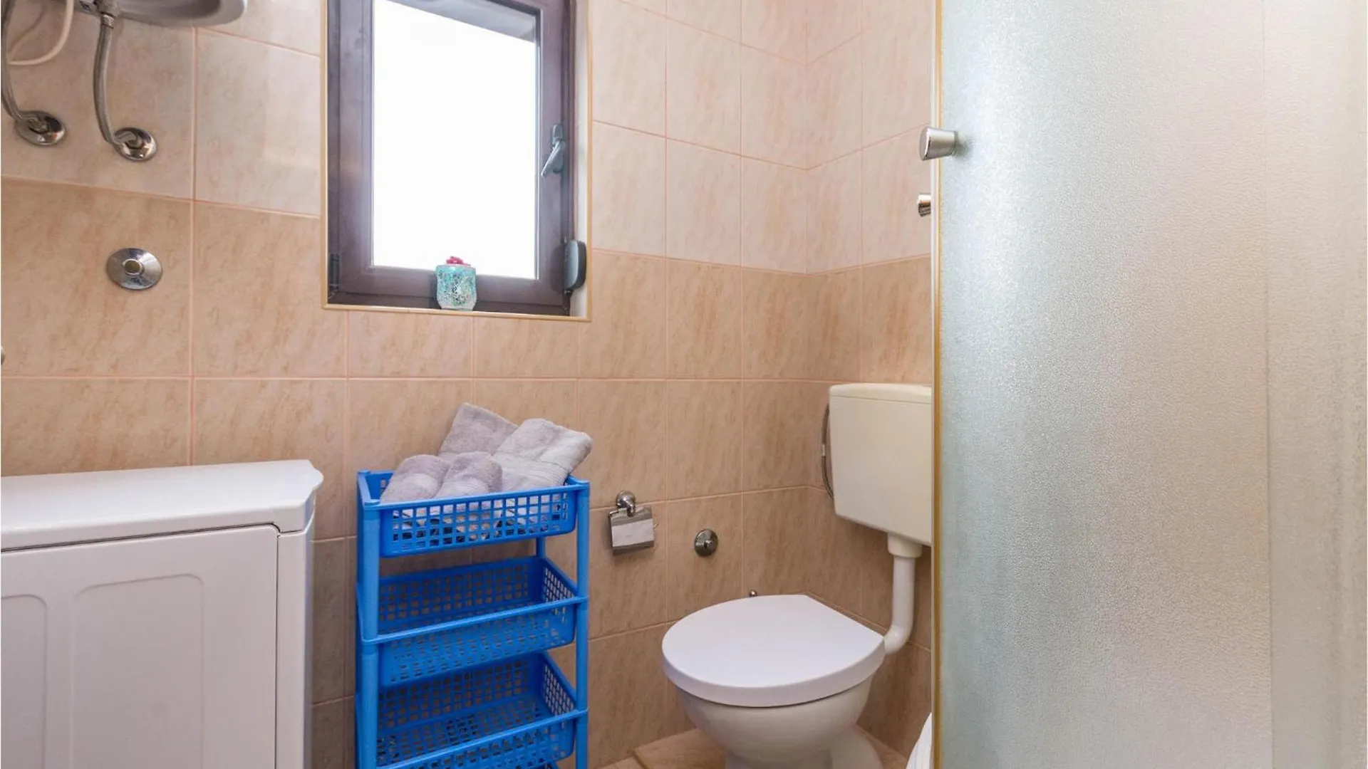 Amazing Apartment In Biograd Na Moru With Wifi 0*,